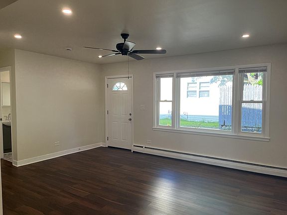 2nd image of 209 W Maple Ave #C