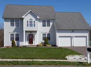 5 Robertson Rd, Cromwell, CT 06416