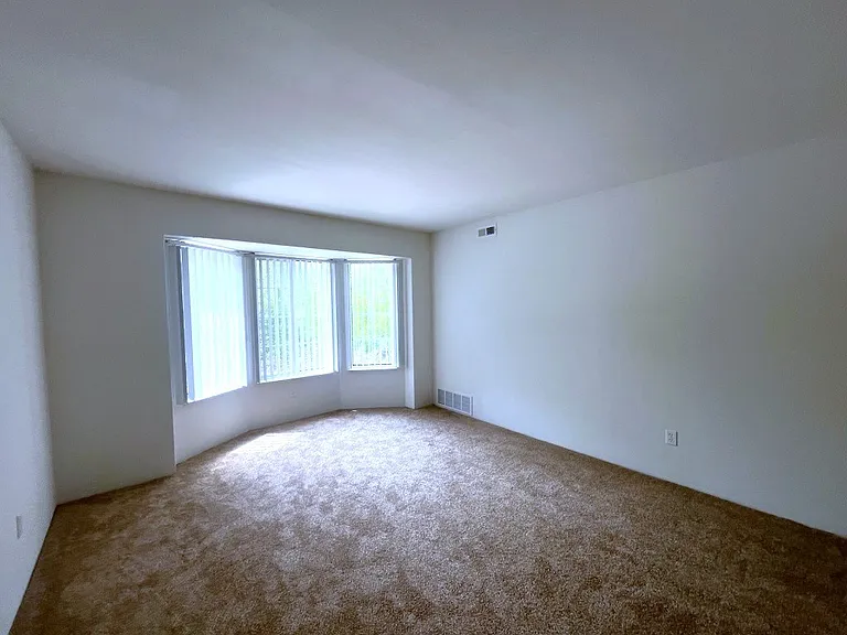 Charter Oaks Apartments — Photo 177