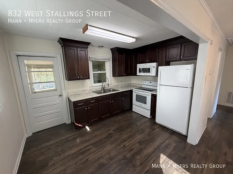 832 W Stallings St — Photo 8