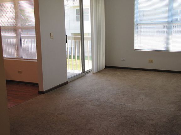 3rd image of 301 Village Creek Dr Unit 2C