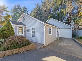 3607 NW Port Ave, Lincoln City, OR 97367