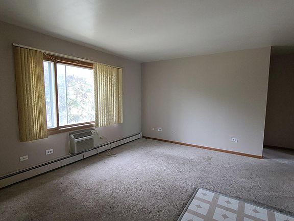 2nd image of 1335 Abbott Dr APT 5