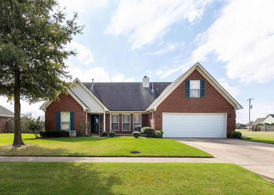 1st image of 732 Pleasant Woods Dr
