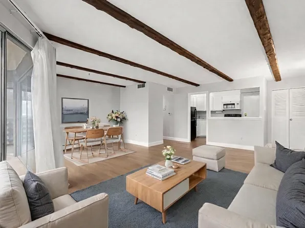 53 Melrose St APT 2B, Melrose, MA 02176