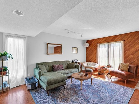 3rd image of 2138 Peach St