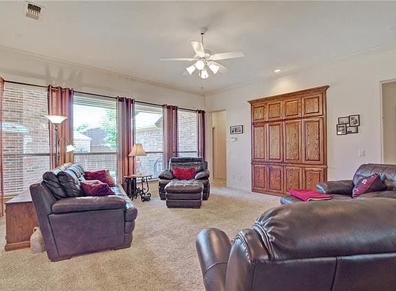 5th image of 10161 Bowling Green Dr