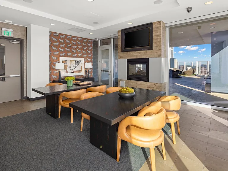 Skyhouse Orlando — Photo 31