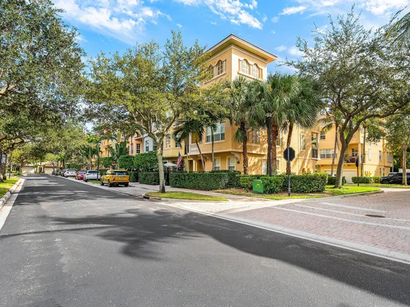 2446 San Pietro Circle, Palm Beach Gardens, FL 33410