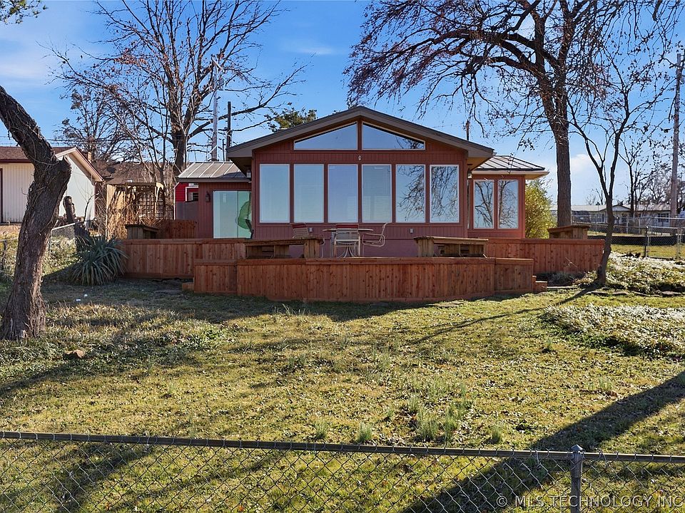 1st image of 32262 E 720th Rd