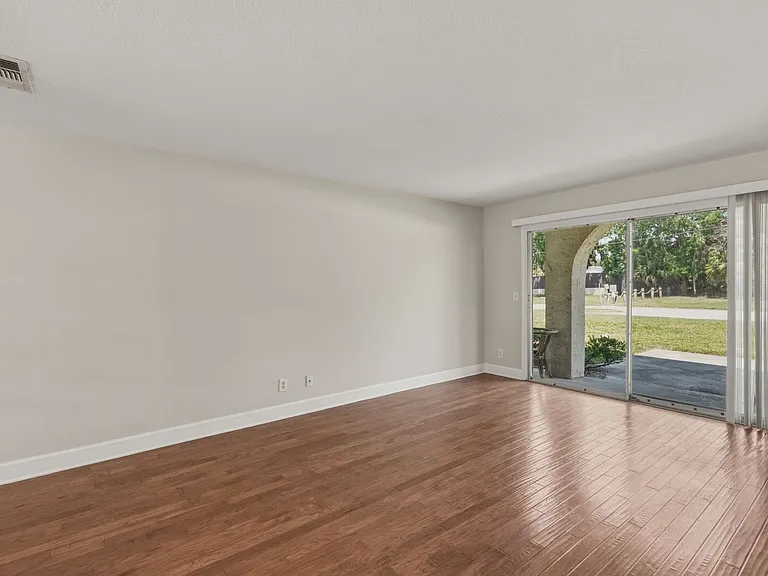 1757 El Camino Rd #4 — Photo 8