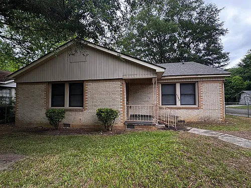 1302 Hickory St Photo 1