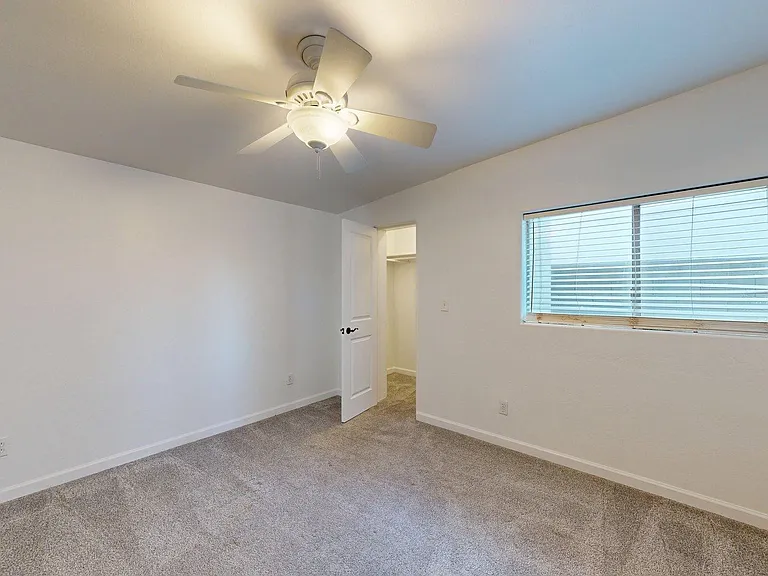 4537 E Devonshire Ave — Photo 16