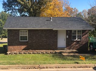 1301 S 3rd St, De Soto, MO 63020
