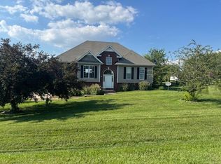 251 Seven Mile Ferry Rd, Cunningham, TN 37052