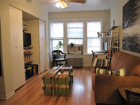2nd image of 3425 W Drummond Pl