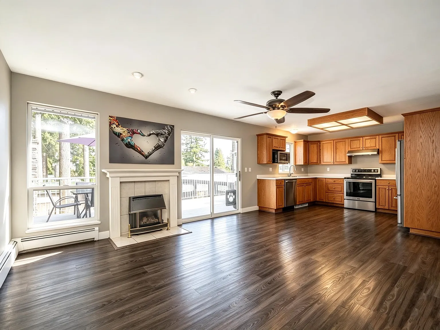 3 bed, 1600 sqft, $2,900 — Photo 2