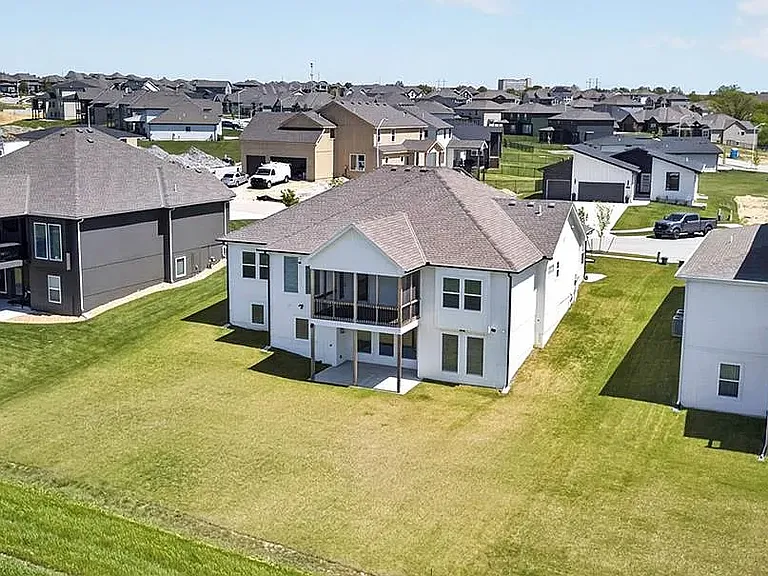 8808 N Clarion Ave — Photo 42