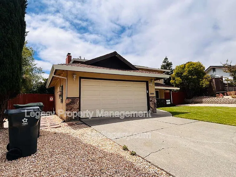 493 Dahlia St — Photo 50