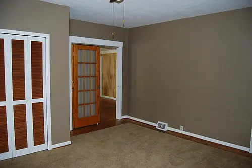 215 Center Cross St #FRONT Photo 1