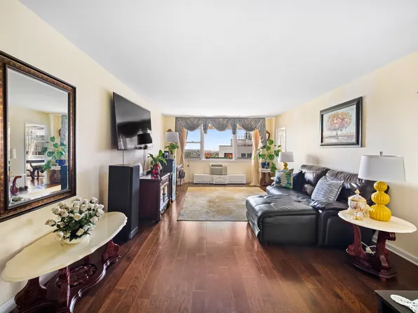 1655 Flatbush Avenue image 1 of 14