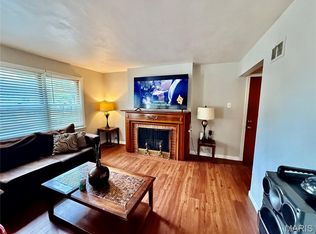 1047 Forest Home Dr, Saint Louis, MO 63137