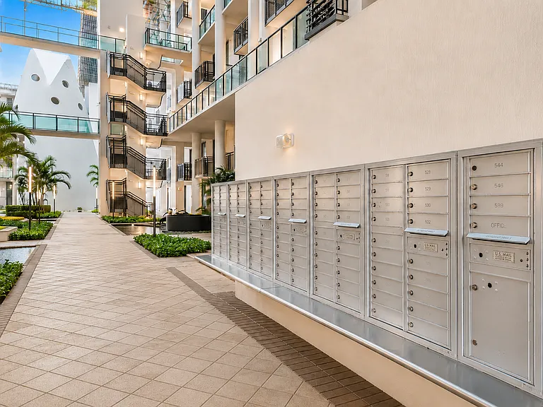 6000 Collins Ave #313 — Photo 16