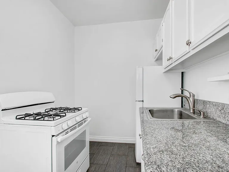 #305 Kitchen
