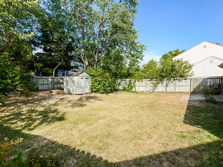 5724 Blackley Ln — Photo 16