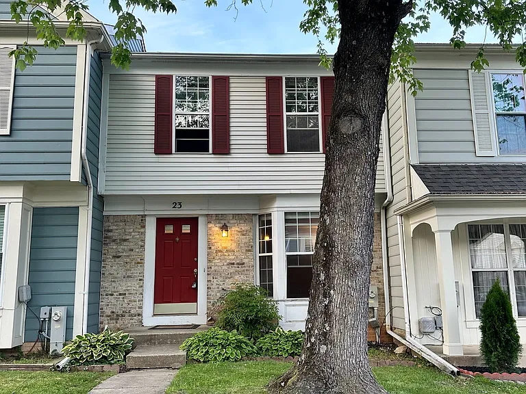 23 Woodhollow Ct — Photo 1