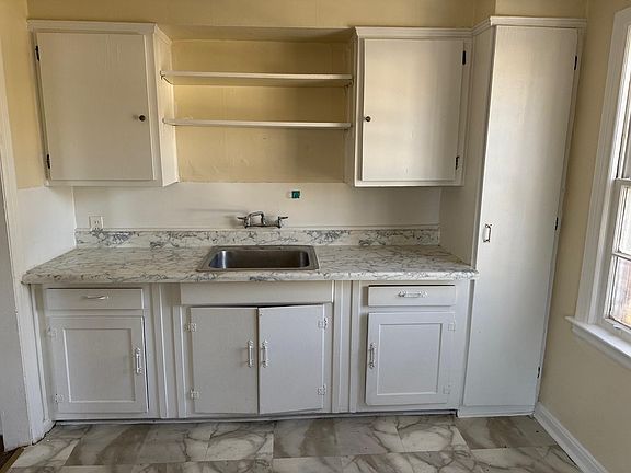 5th image of 3746 Tutwiler Ave