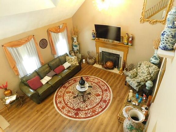 3rd image of 4833 Zenith Pkwy