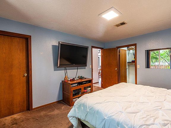 5th image of 243 Bacchetti Dr