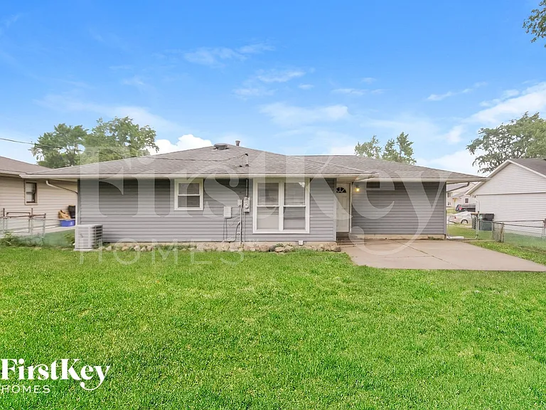 823 Oriole Dr — Photo 14