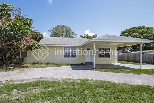 1116 40th Ave W Photo 1