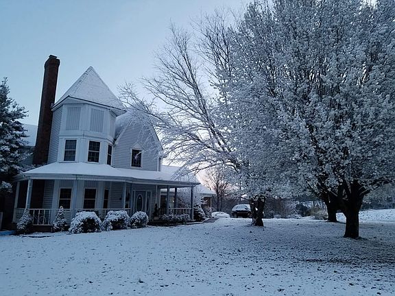 3rd image of 124 Baldridge Dr