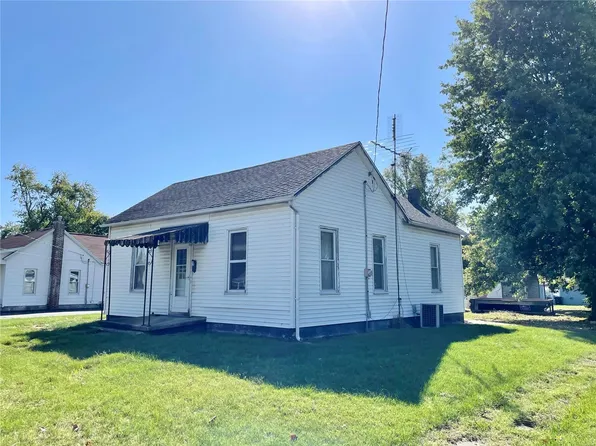 502 E Saint John St, Litchfield, IL 62056