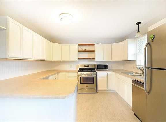 3rd image of 15116 E 42nd Ter S