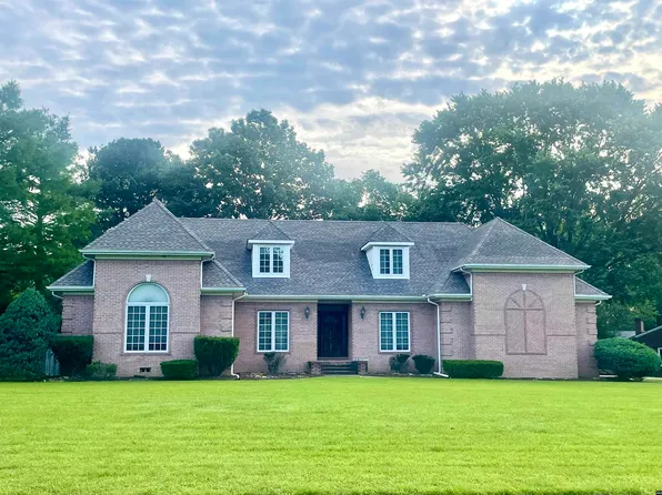 157 Weldon Dr, Martin, TN 38237