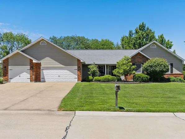 1 Regatta Bay Ct, Lake Saint Louis, MO 63367
