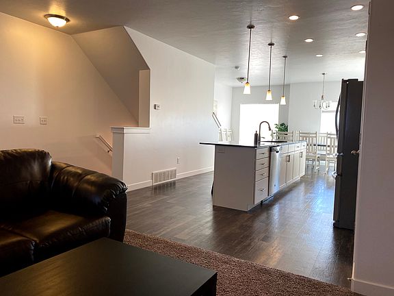 5th image of 668 W Koins Way
