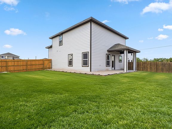 2nd image of 2309 N 26th Dr