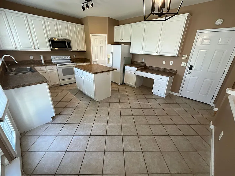 1481 Cantwell Ct — Photo 33