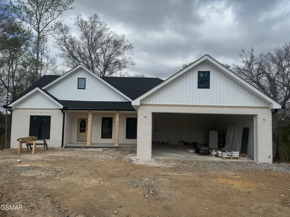 1430 Beechtop Ln, Kodak, TN 37764