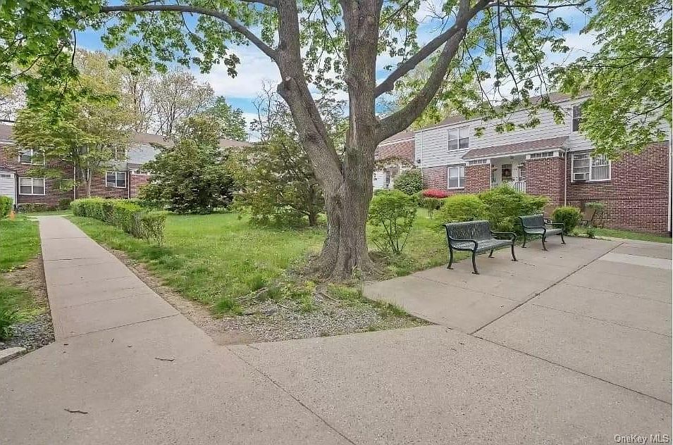 1st image of 98 Spruce St APT 2A