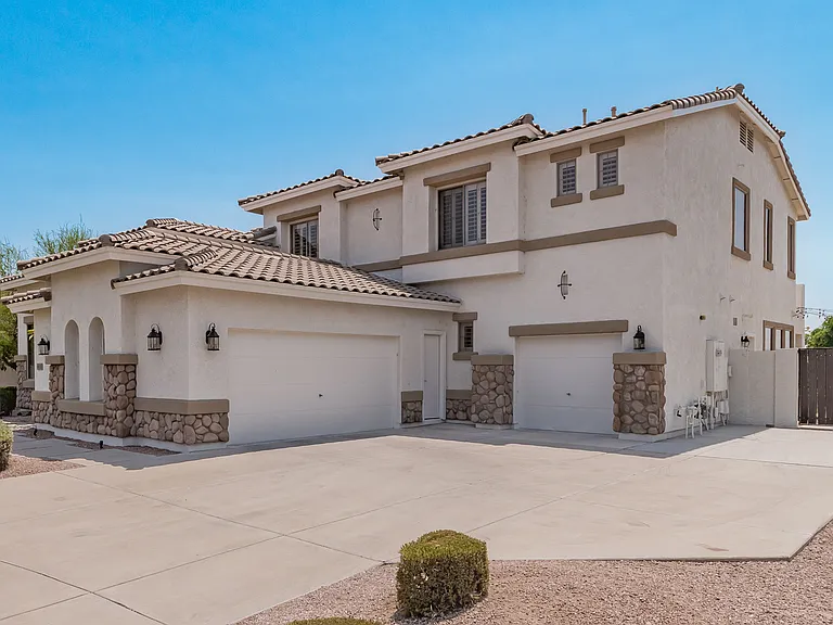 4878 S Fresno St — Photo 1