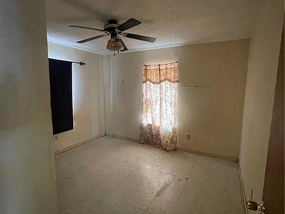 5th image of 613 E Sherrye Ln