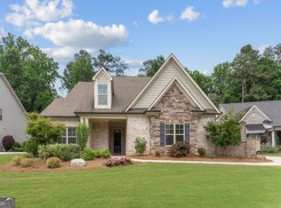 226 Sweetbriar Club Dr, Woodstock, GA 30188