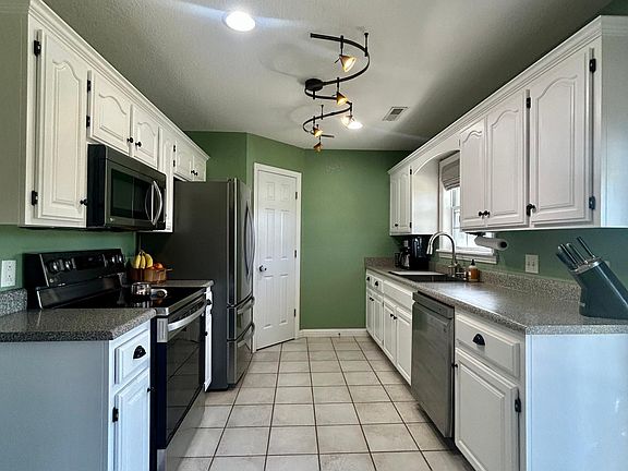 5th image of 1528 Brewster Ln