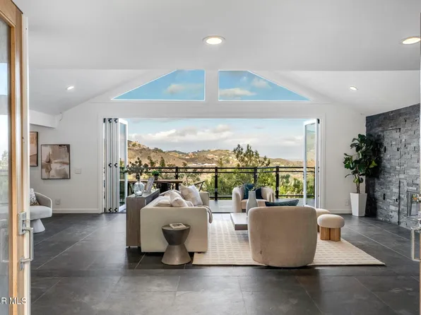 54 Saddlebow Rd, Bell Canyon, CA 91307